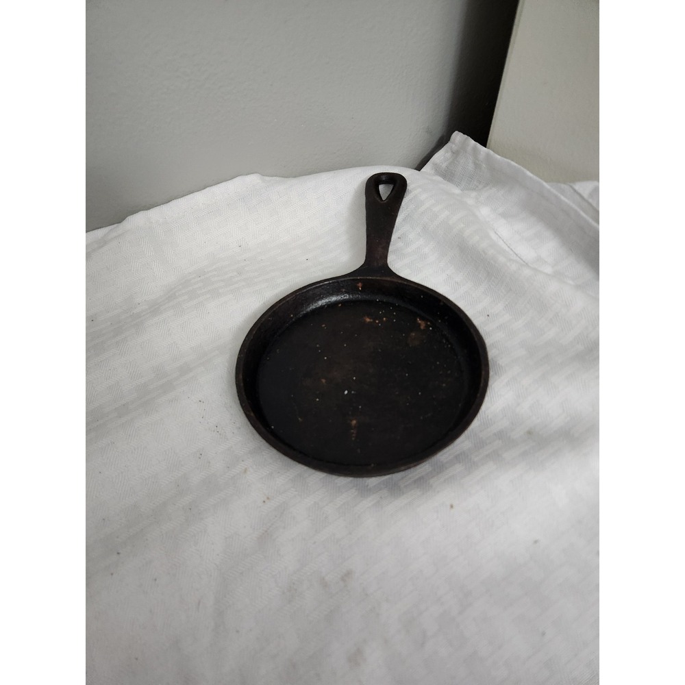 Vintage Miniature Cast Iron Skillet Small Decorative Frying Pan Spoon Rest Black